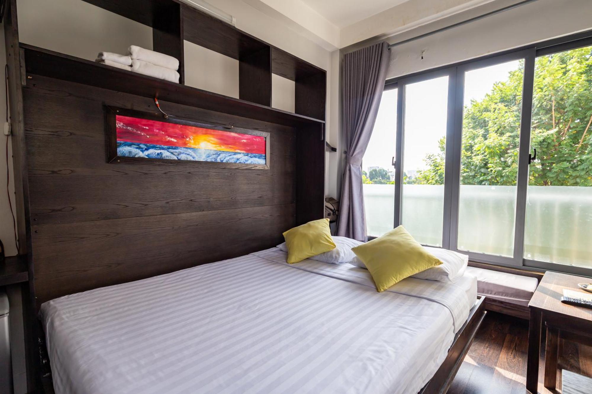 Cozy Riverview Of Livinginn Apartment *
