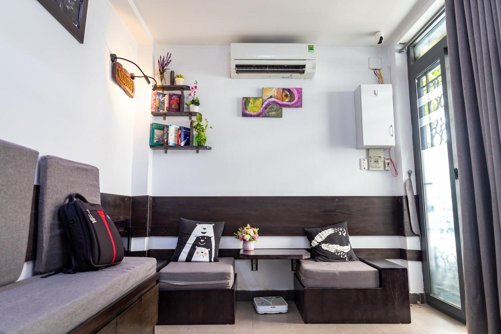 Cozy Riverview Of Livinginn Apartment