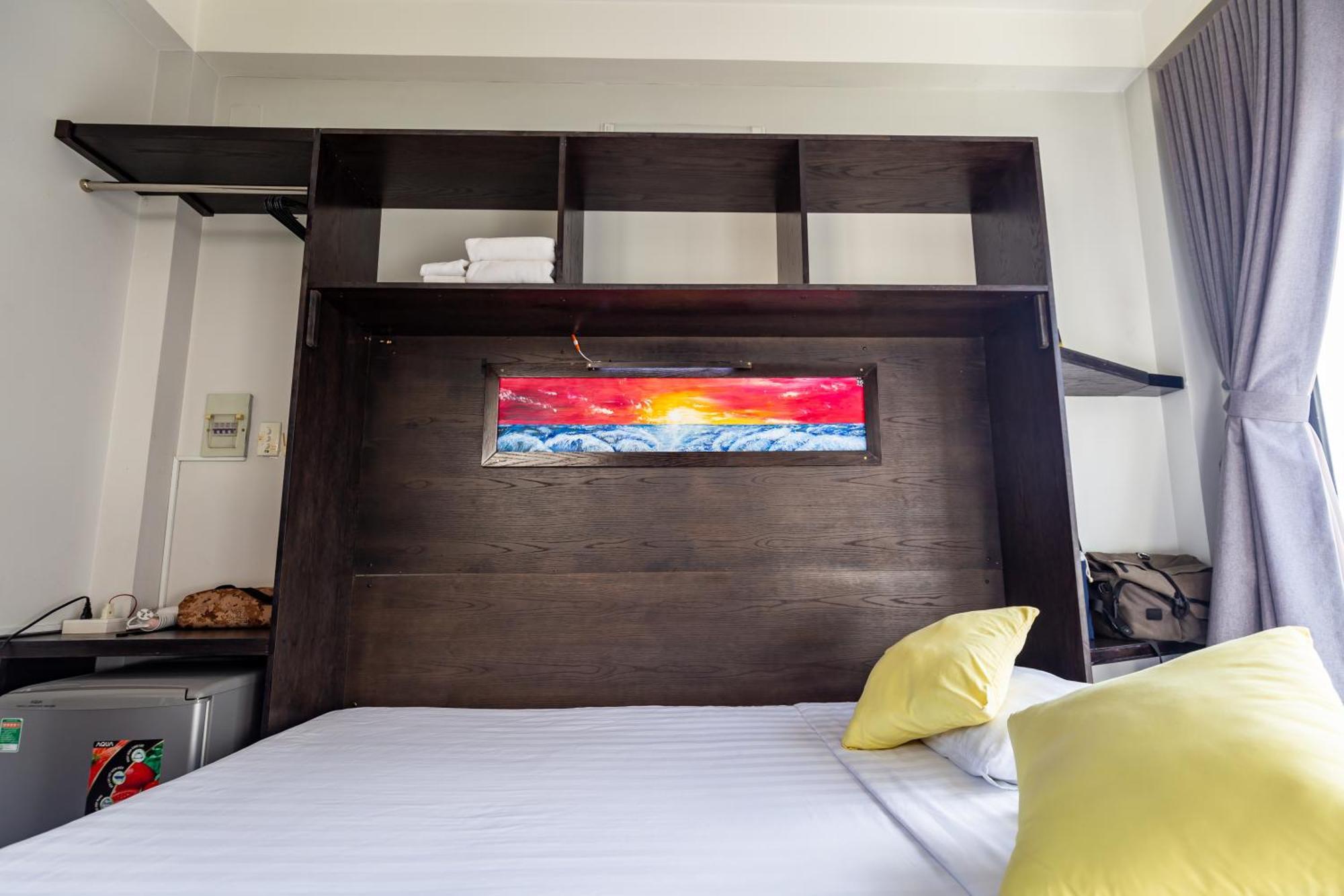 Cozy Riverview Of Livinginn Apartment