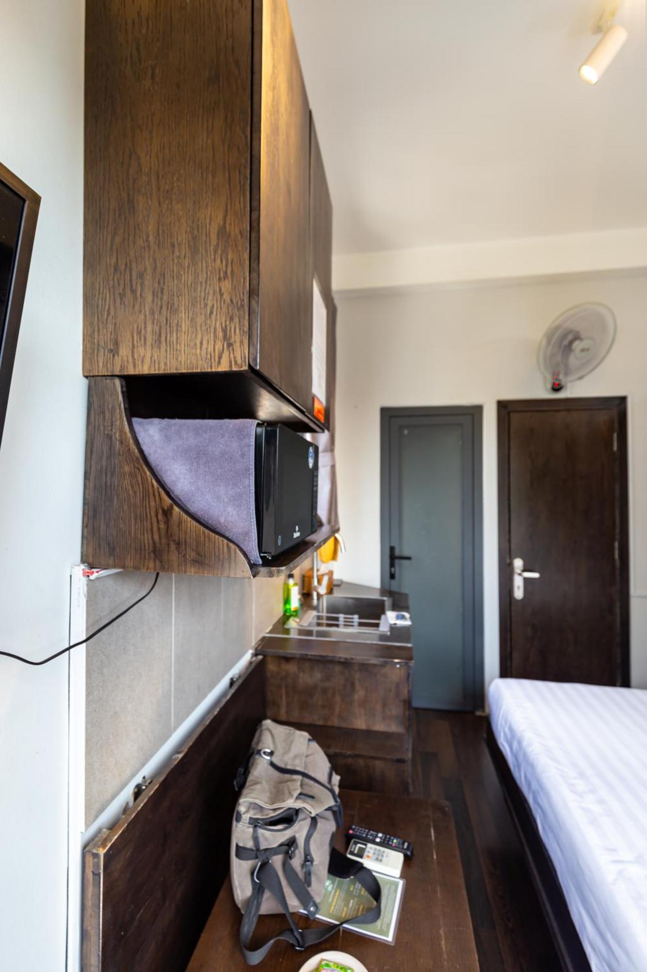 Cozy Riverview Of Livinginn Apartment *